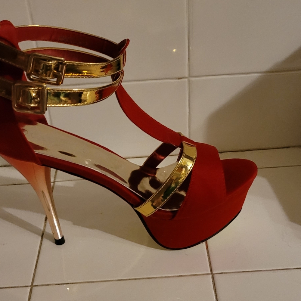 New Unique Ombre Heel